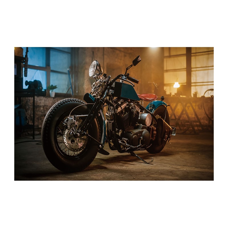 Glasschilderij - Motor in Garage - 80 x 120 cm