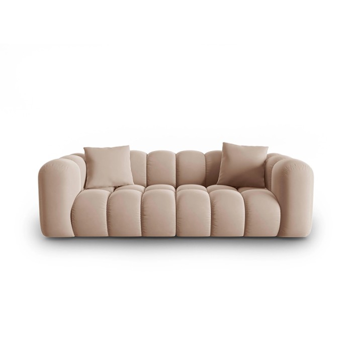 Haluta 2-zitsbank in beige kleur met afgeronde armleuningen, doorgestikte zitkussens en twee sierkussens in zachte stoffering.jpg